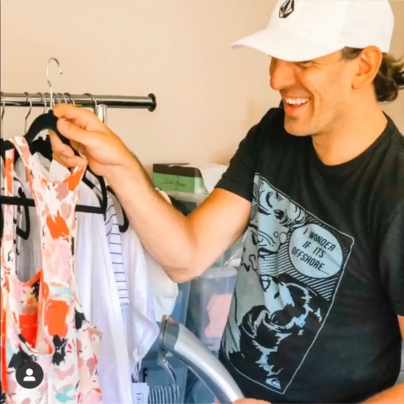 Like to bookmark our closet! - Picture 4 of 16